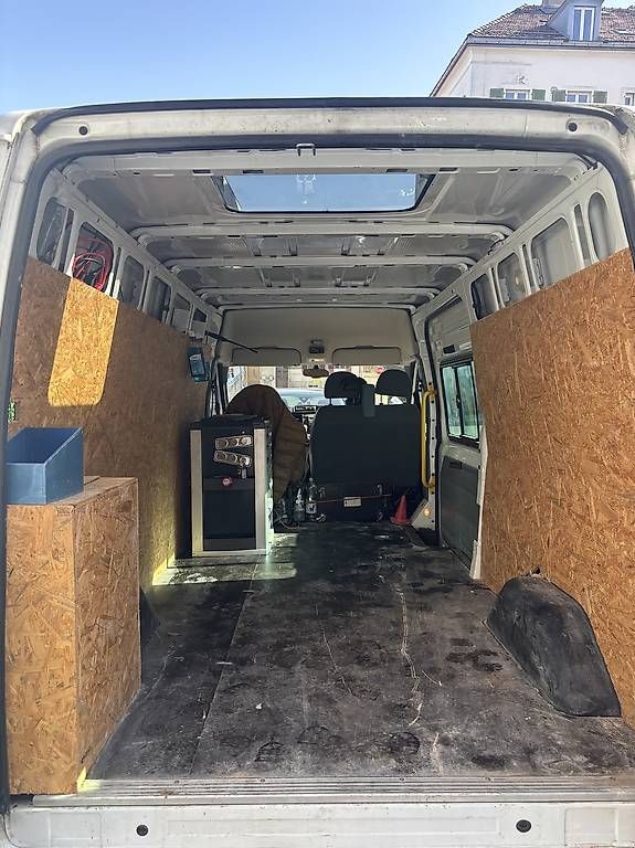 Ford Véhicules utilitaires: Camionette à louer – D'occasion à La Chaux-de-Fonds par Esad1997 2