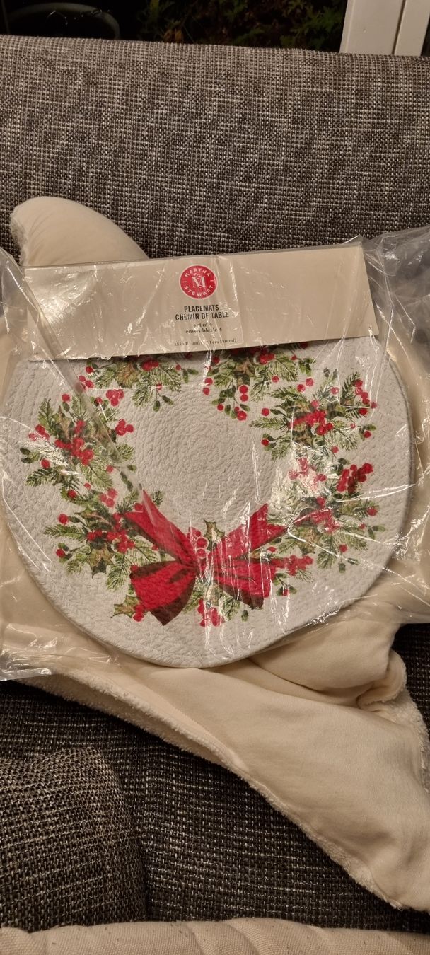 Set di tavolo e panche: Tischset Weihnachten 4 Stück neu – Nuovo (secondo la descrizione) da Bad Zurzach venduto da Mfritzli