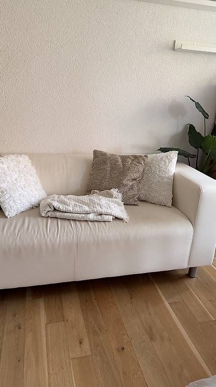 Sofas: Kunstledercouch beige – Gebraucht aus Zürich von theresa.st