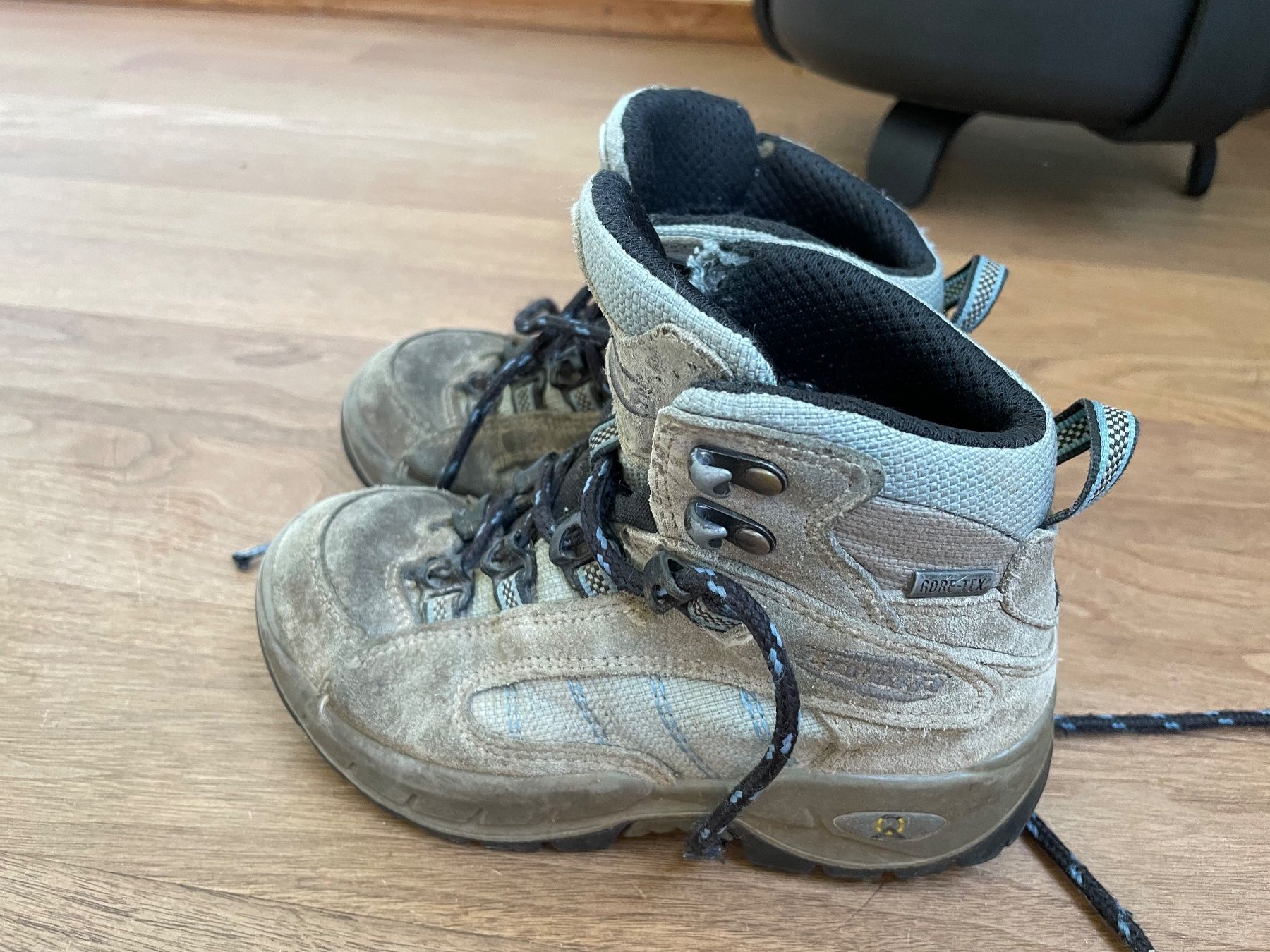 Lowa Scarpe per ragazzi: Iowa Wanderschuh Grösse 30 – Usato da Luzern venduto da simona80 1