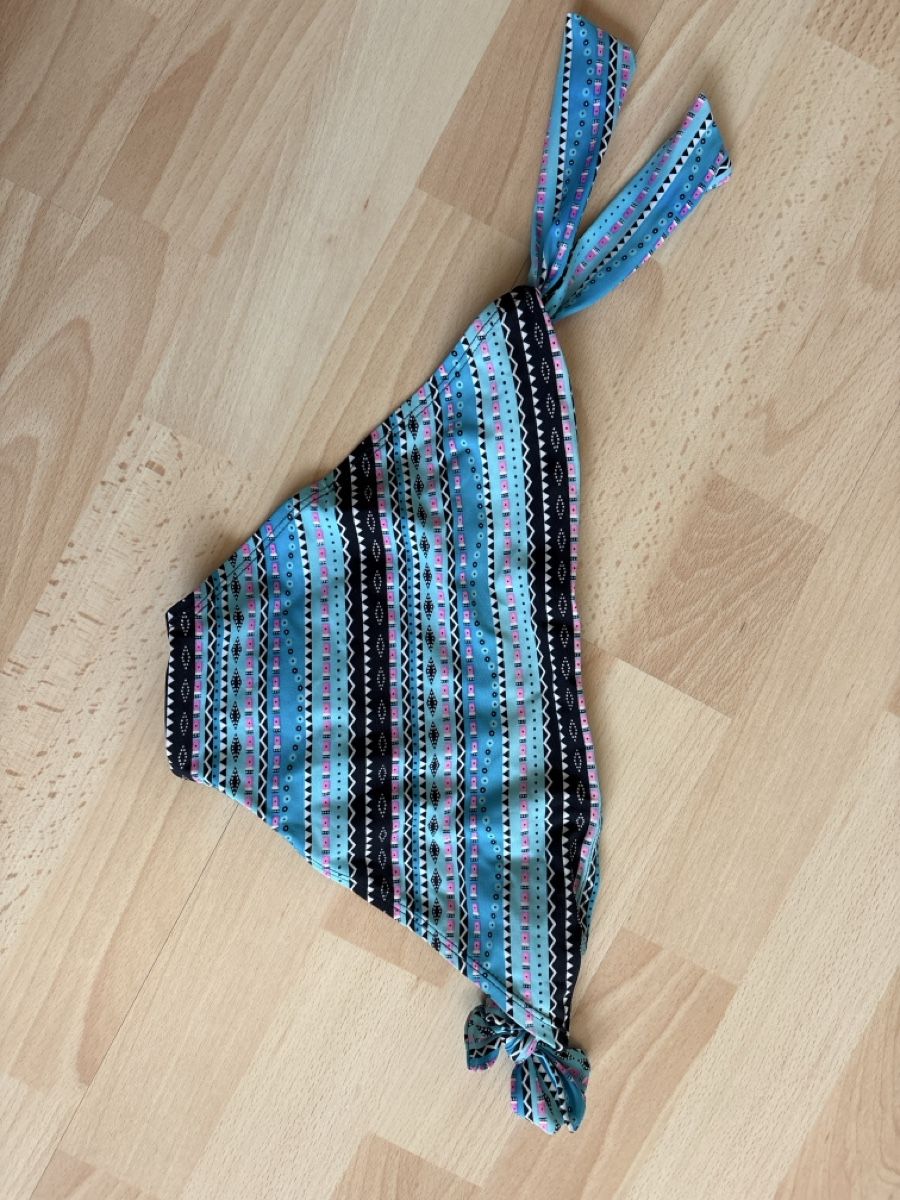 Maillots de bain & Bikinis: Bikini Set gemustert blau Grösse S – D'occasion à Müntschemier par Karola1986 1