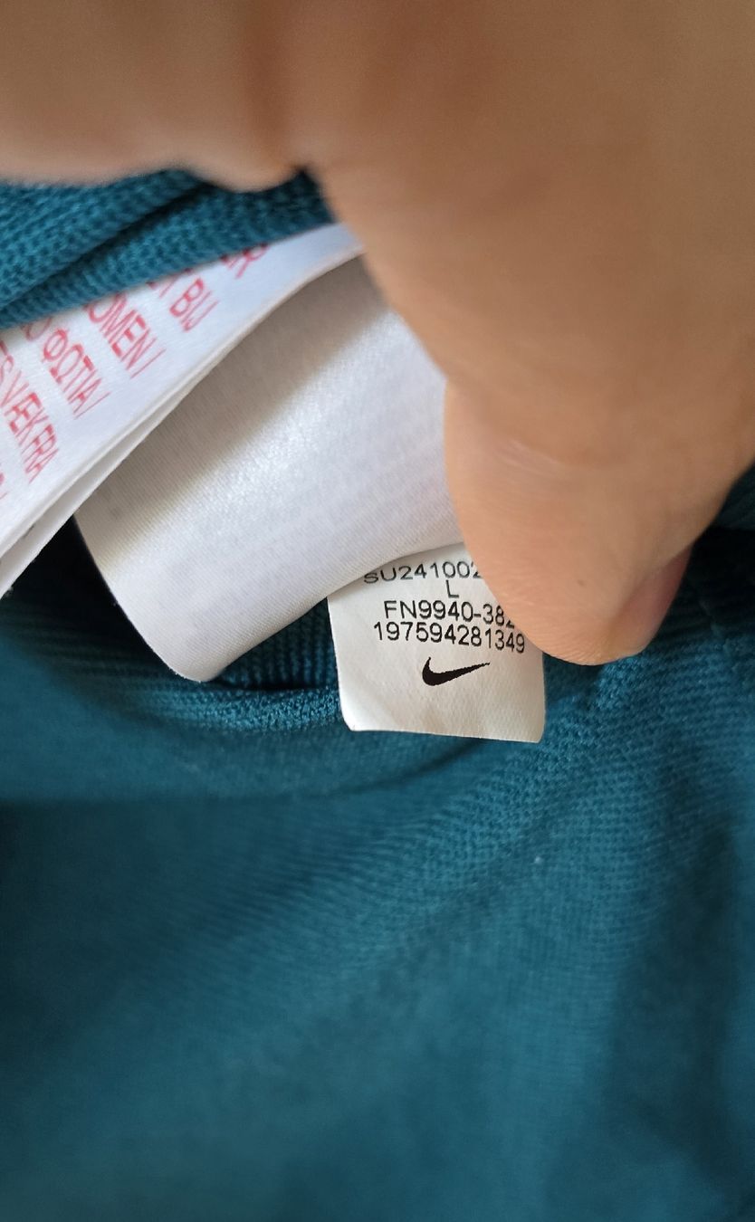 Nike Scarpe, pantaloni & magliette da ginnastica: Sweatshirt Nike PSG 24/25 taille 158 – Usato da Genève venduto da MariaS2 2