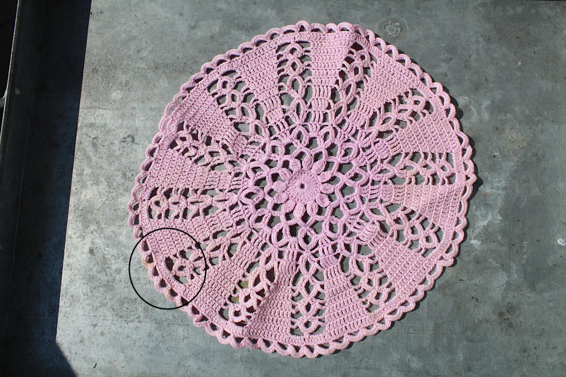 Autre linge de table: Rosarotes Häkel Deckchen , 29 cm – D'occasion à Locarno par fripui 1