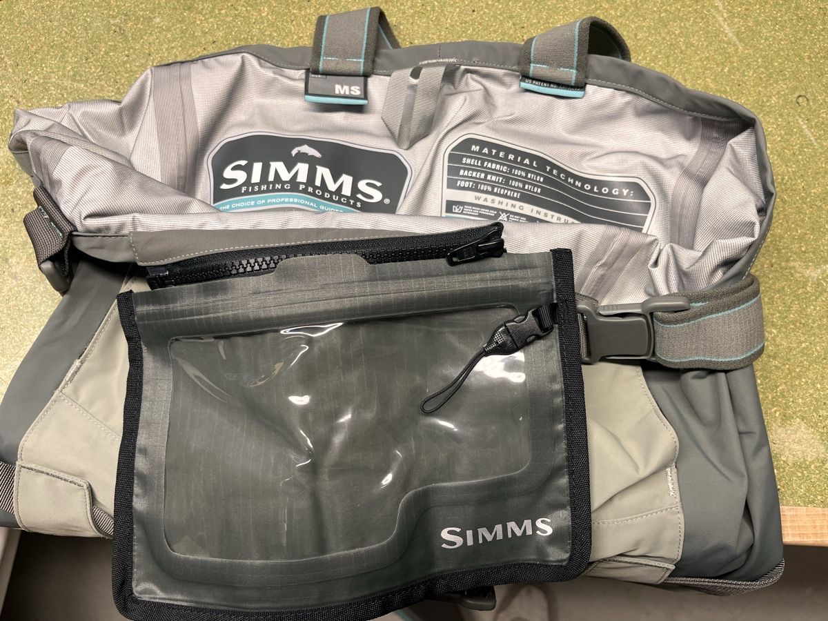 Simms Lotti di vestiti: Womans Simms Wathose & Schuhe – Usato da Titterten venduto da rodbender44 1
