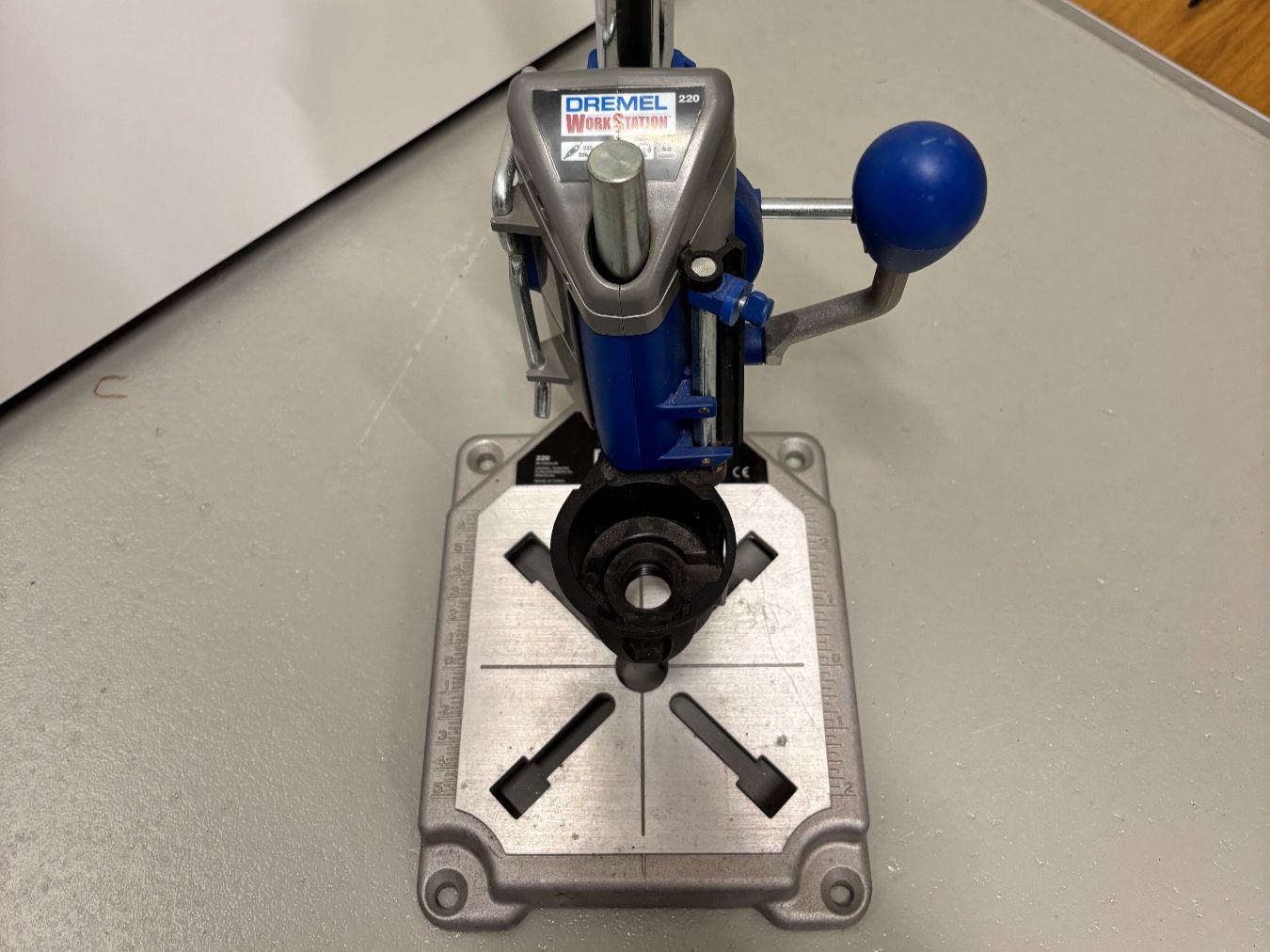Dremel Autres optique: Dremel Bohrständer 220 – D'occasion à Schenkon par ProStuff 1