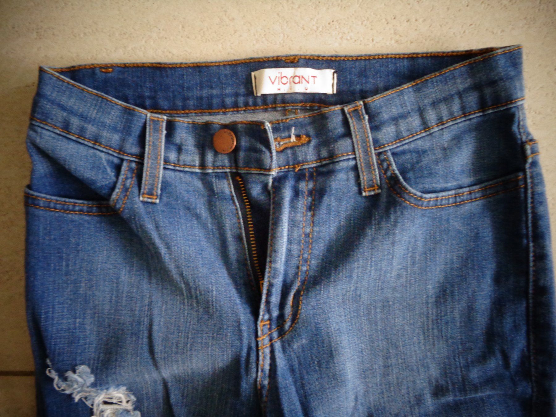 Jeans: VIBRANT JEANS GR.W25 NEUWERTIG – Nuovo (secondo la descrizione) da Rotkreuz venduto da Samballi 2