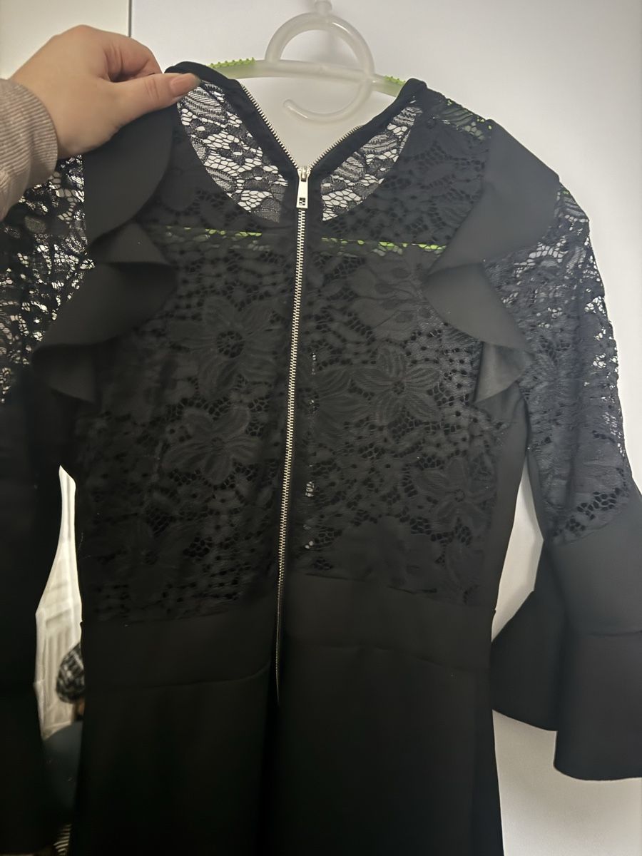 Kleider: Elegantes, schwarzes Kleid mit Spitze, Grösse 40 – Neu (gemäss Beschreibung) aus Pfäffikon ZH von Tetu.33 1