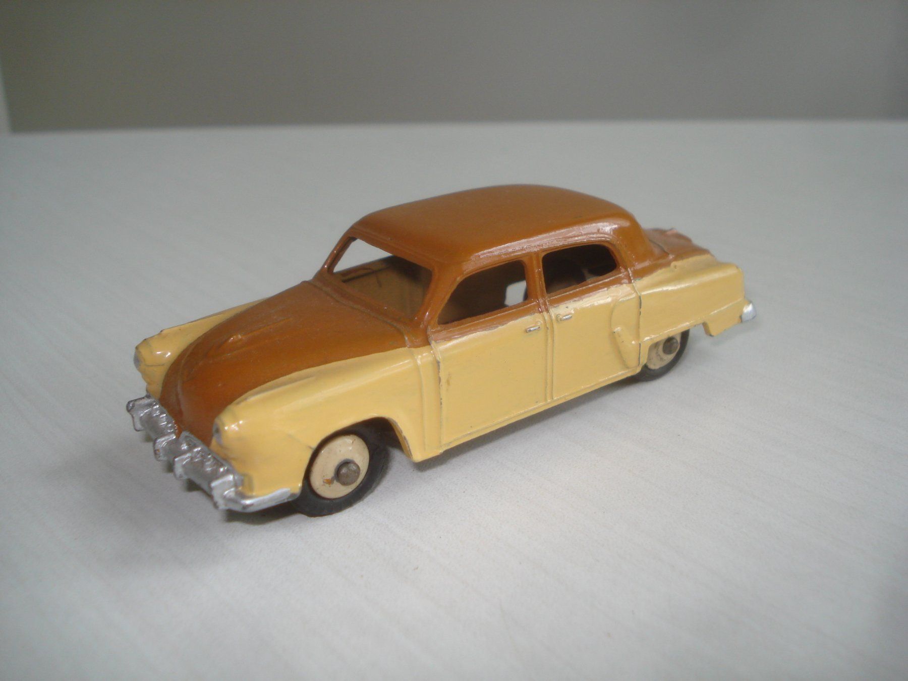 Dinky Toys Modellini d'auto: Dinky Toys 172 Studebaker – Usato da Urdorf venduto da Tinplate01