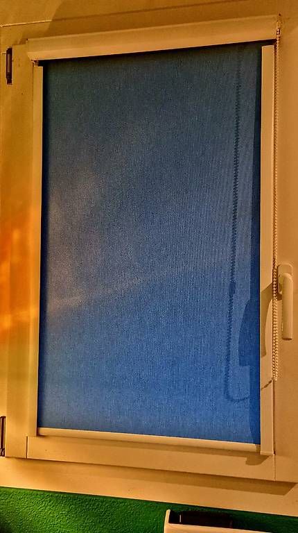 Marquises: Fensterrollo grün oder blau
 – D'occasion à Olten par jean.f 4