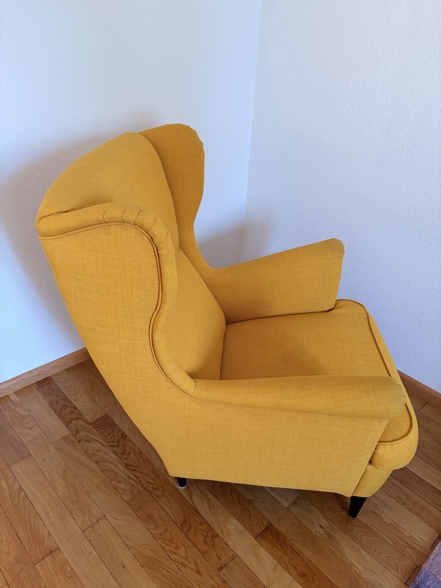 Ikea Poltrone: Cosy yellow wingback armchair – Usato da Muttenz venduto da mheimsoth 3