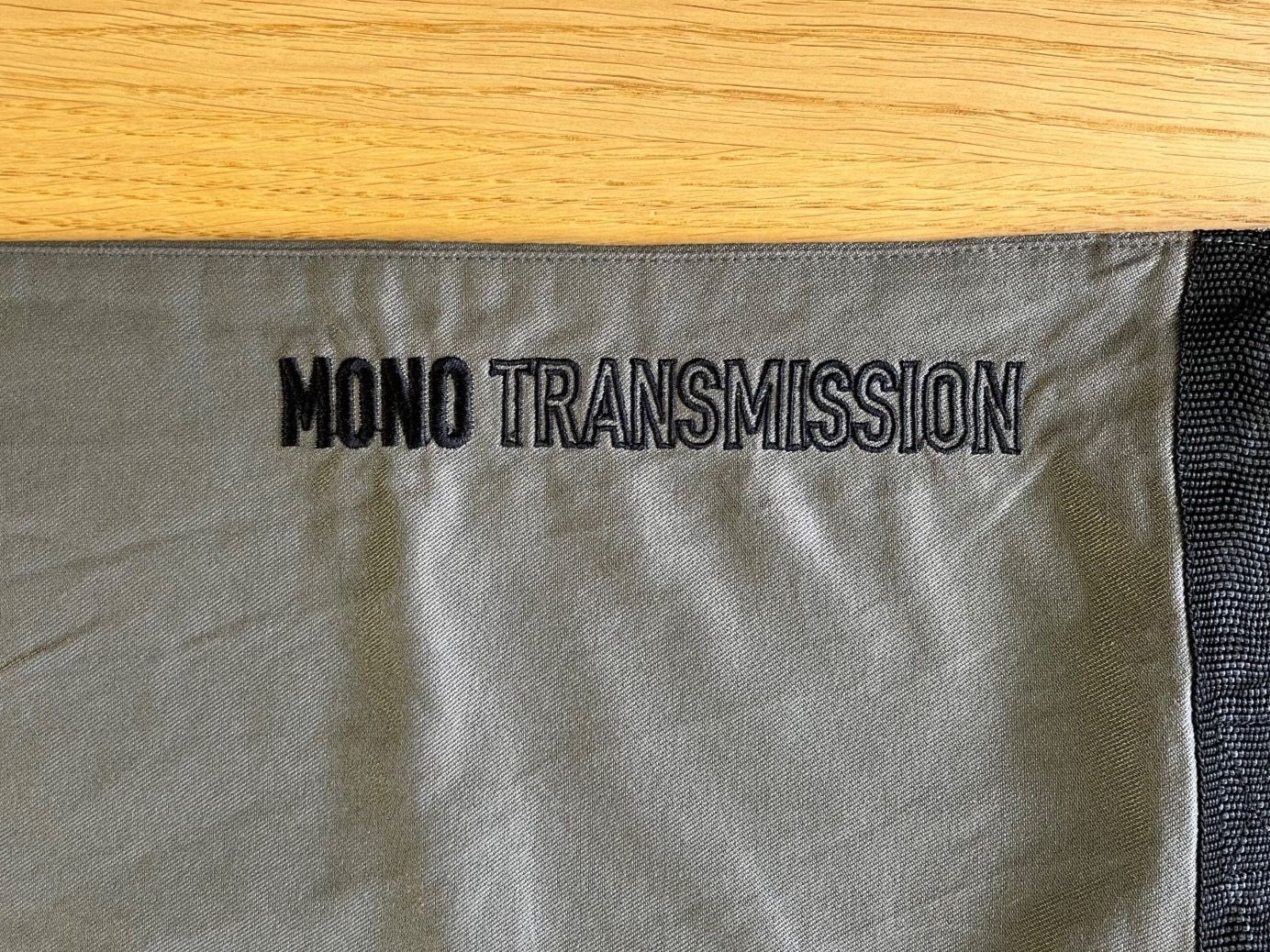 Pantalons: Freizeithose Mono Transmission von Up Date – D'occasion à Netstal par spaltflo01 1