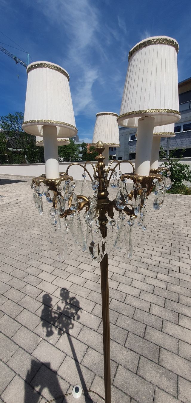Lampade: Antike Stehlampe – Usato da Utzenstorf venduto da Filetto 1