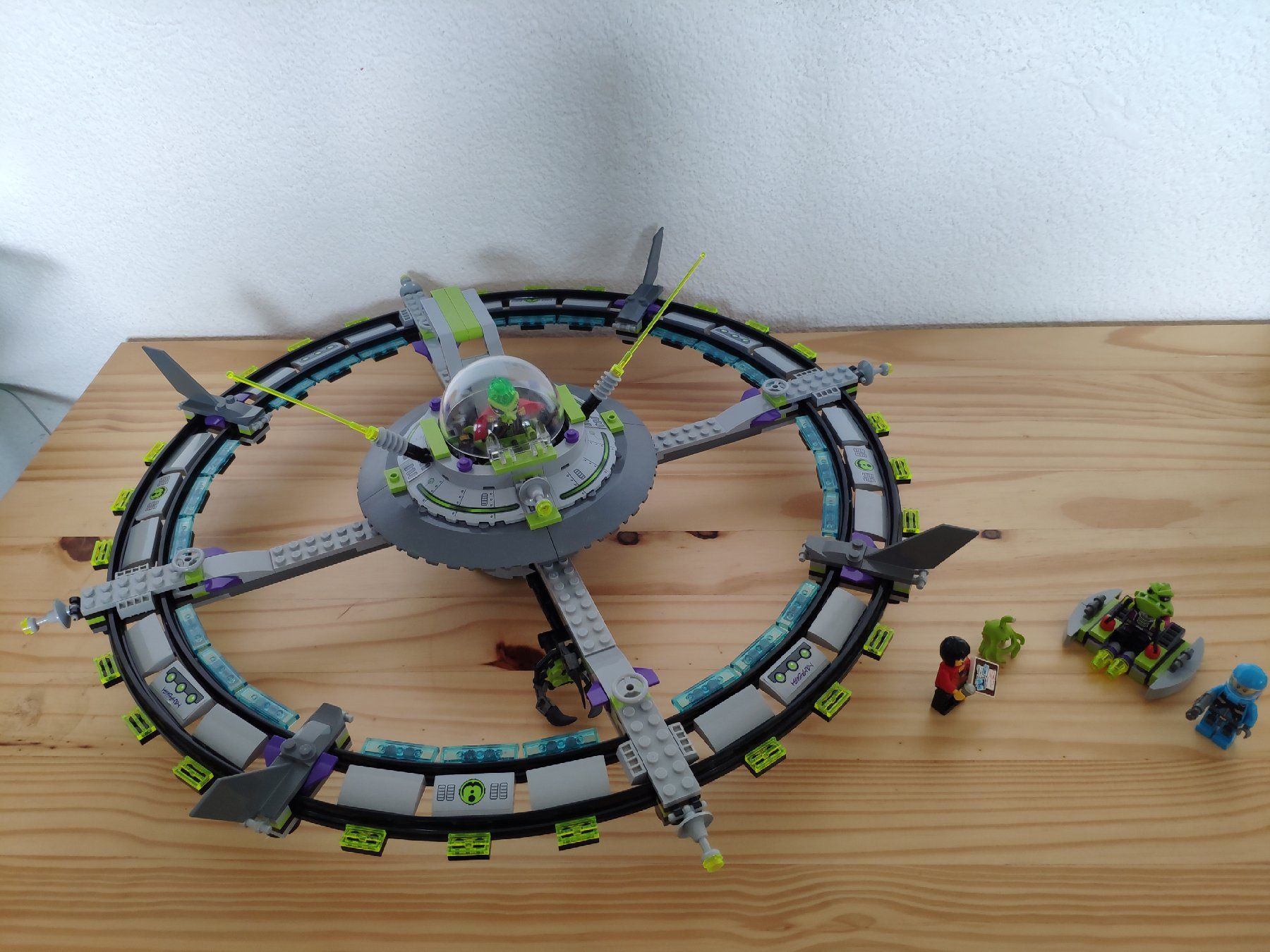 Lego Baukästen: LEGO Alien Conquest: Alien Striker & Mothership – Gebraucht aus Nussbaumen AG von