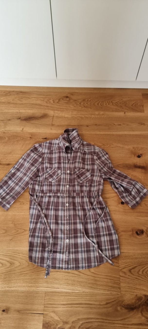 Lotti di vestiti: 9er-Set: Damenoberteile Grösse 36/38 – Usato da Lachen SZ venduto da allesweg78 2