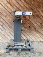 Bandschleifmaschine auf Säule