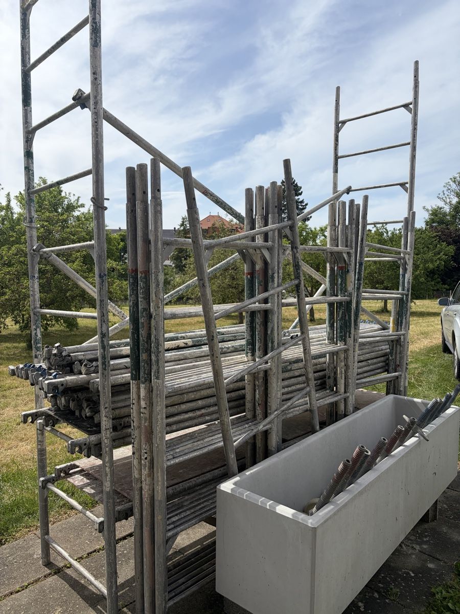 Ponteggi: Échafaudage ou Pont roulant alu – Usato da Orsonnens venduto da cdms57 6