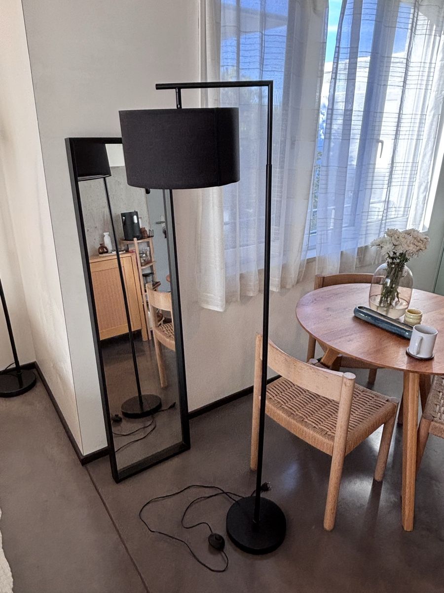 Lampade: Stehlampe schwarz mit Stoffschirm E27 – Usato da Zürich venduto da mme95