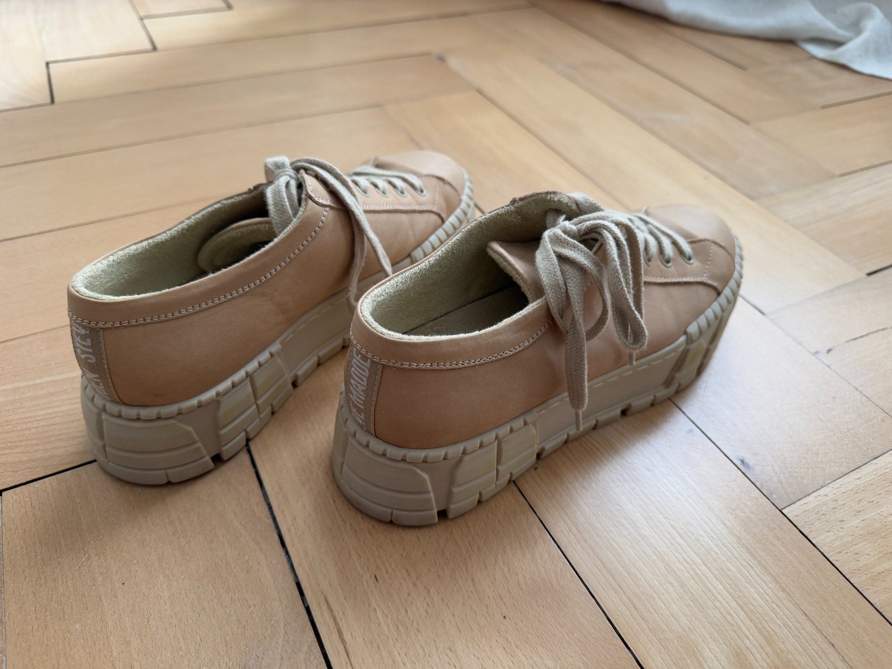 Steve Madden Scarpe da donna: STEVE MADDEN - Leder Sneaker beige 40 – Usato da Zürich venduto da Diazaio 2
