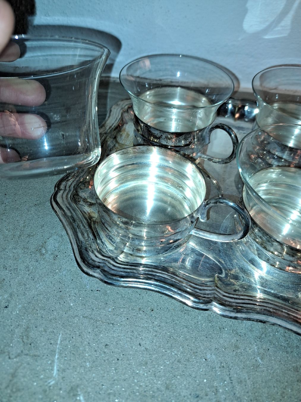 Set di piatti: SPRING Tablett und Glastassen versilbert – Usato da Kölliken venduto da Upcycling-by-Mc-TAM 1