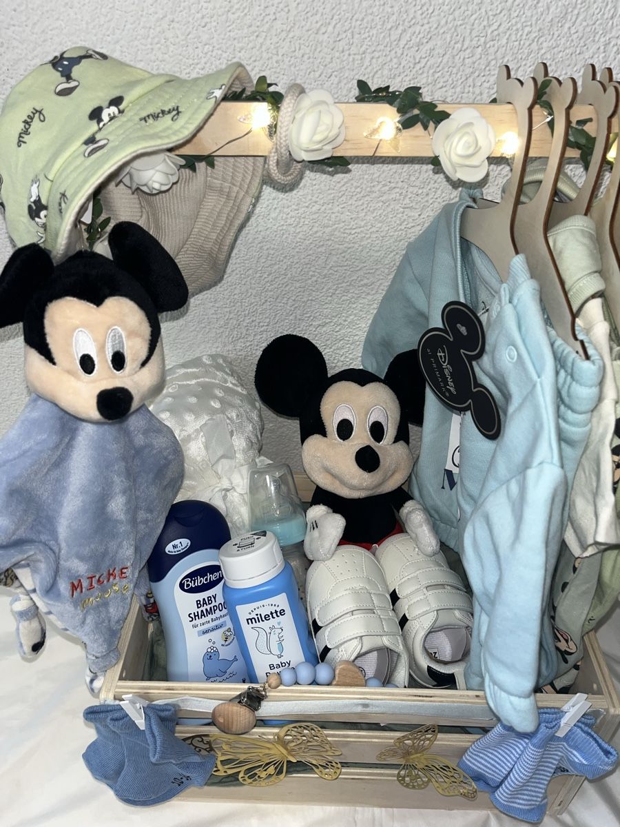 Lotti & Set di vestiti: Mickey Mouse Baby Geschenkset – Nuovo e nell'imballaggio originale da Eschlikon TG venduto da murati123 1