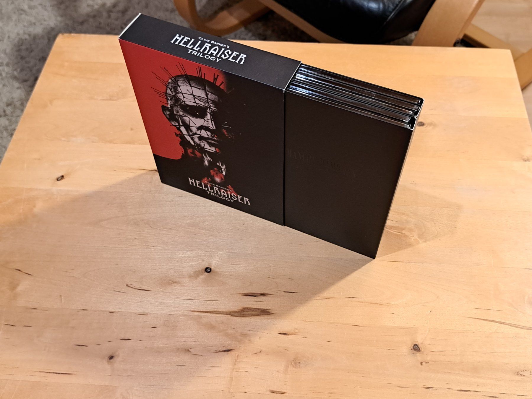 Tutti i DVDs: Clive Barker's HELLRAISER Trilogy, Boxset mit 5 Discs, UNCUT – Nuovo (secondo la descrizione) da Unterseen venduto da Kanica 9
