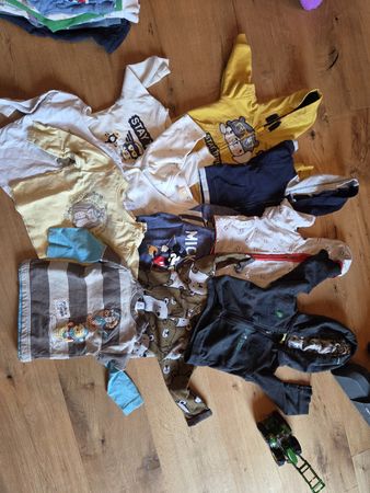 pullover und Jäckchen
