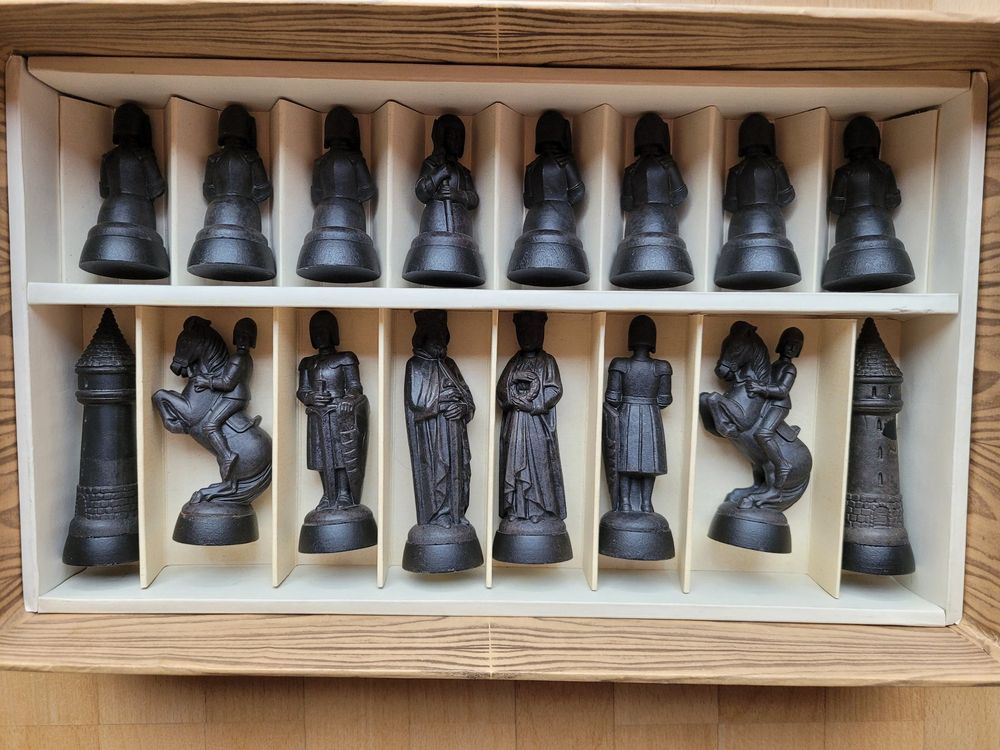 Grosse Schachfiguren aus Holz \