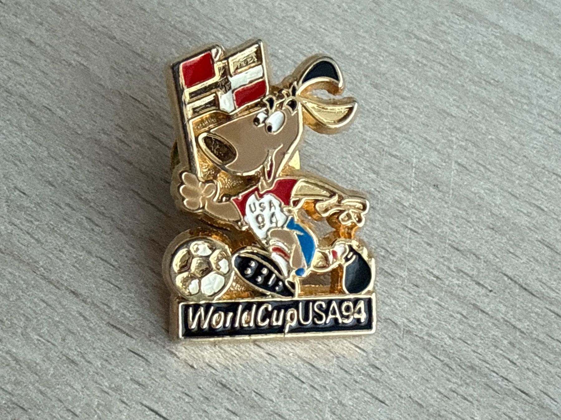 Placchette & Badge: Pin WM USA 1994 – Usato da Glattbrugg venduto da Schweigmatt