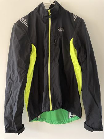 Gore Windstopper Active Shell cycling jacket. Size M.