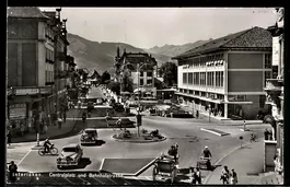 AK Interlaken, Centralplatz und Bahnhofstrasse