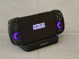 Console Retroid Pocket 5 + Dock + Case