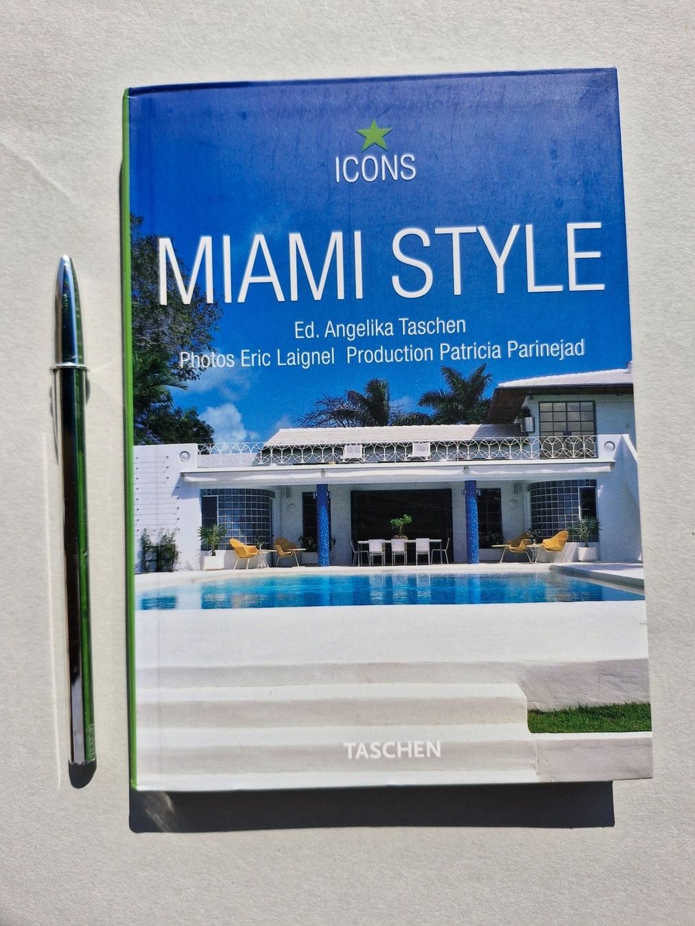 Livres: Schönes Wohndesign Buch "Miami Style" – D'occasion à Zürich par Secretariat11