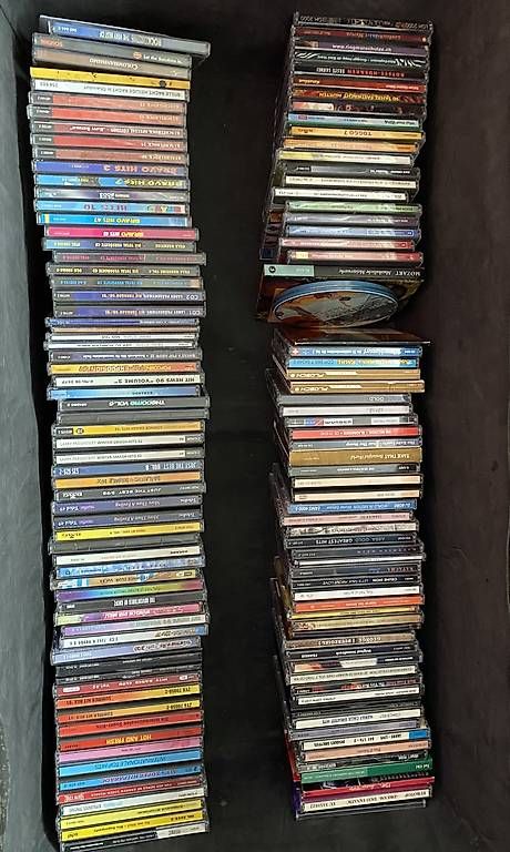 CDs: CD'S und Pins – D'occasion à Kerzers par Ca-Vi