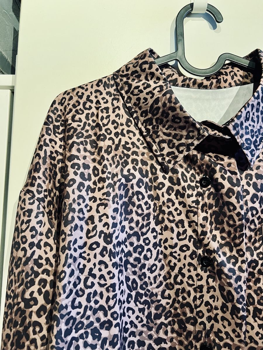 Camicette: Chemise léopard - taille M – Nuovo (secondo la descrizione) da Fribourg venduto da alex_afs 1