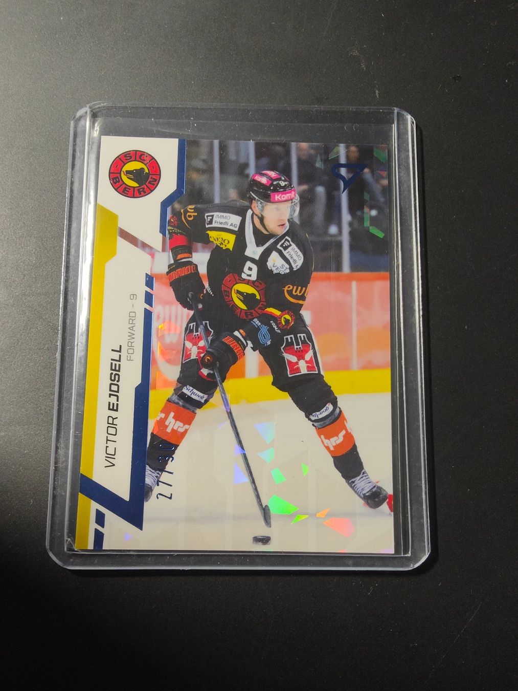 Sportzoo Carte collezionabili: Victor Ejdsell SC Bern SportZoo blue /30 – Usato da Wangen SZ venduto da Sasch3