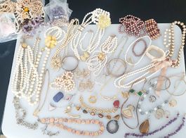 Schmuck Konvolut Modeschmuck Perlen verschiedene Teile 