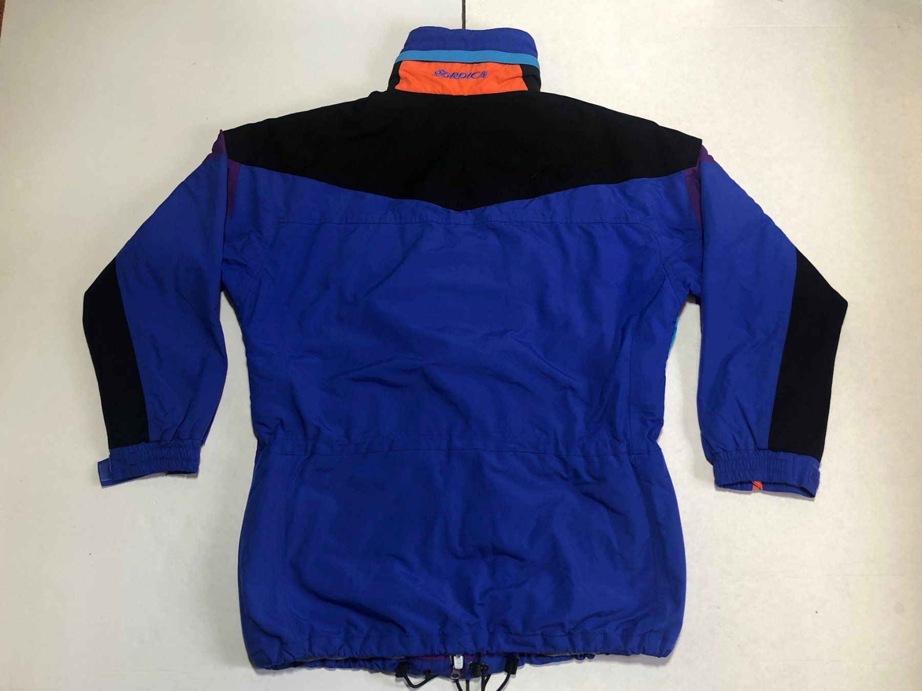 Giacche: Vintage 90s Nordica jacket size L – Usato da Zürich venduto da le_souk 1