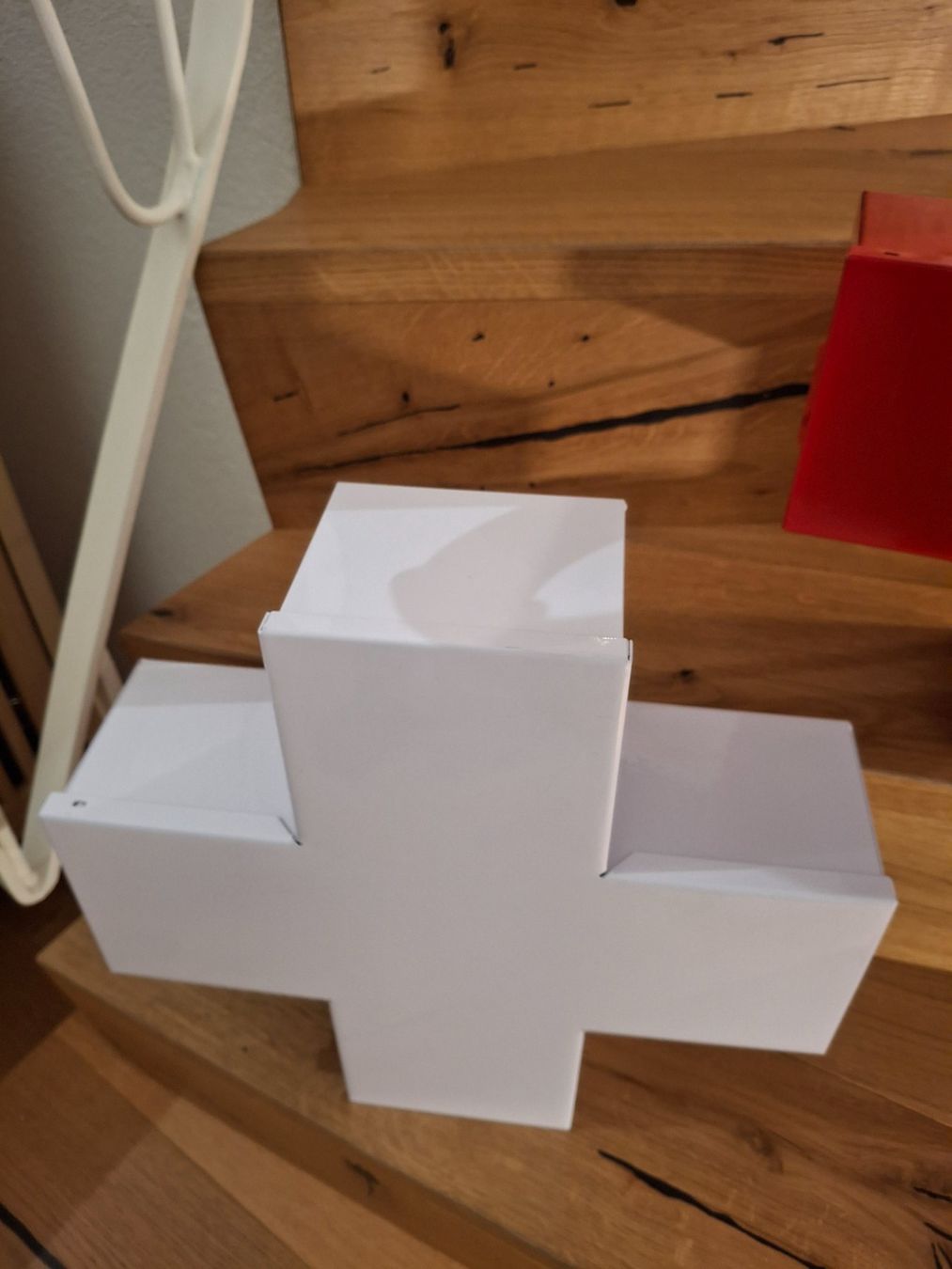 Schränke: MEDIZINSCHRANK / BLECH / " STYLE THOMAS  ERIKSSON" / NOS – Neu (gemäss Beschreibung) aus Horriwil von TOKYONIGHTS 2