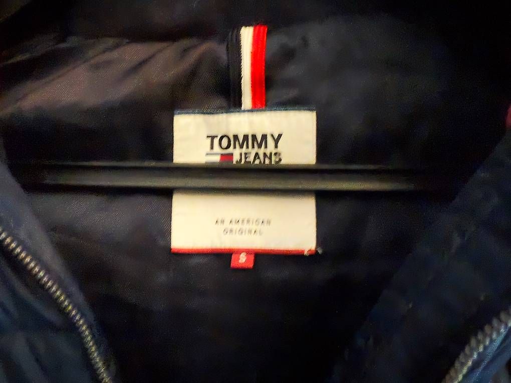 Jacken: Tommy Jeans Hilfiger Jacke – Gebraucht aus Gempen von Stefffff 2