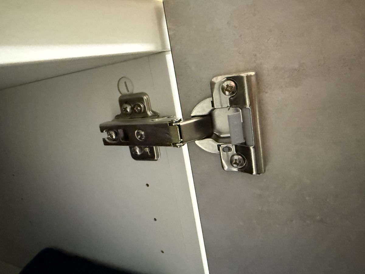 Armadi: Ikea Besta Schrank mit Glasplatte – Usato da Wettingen venduto da myworldsking 4