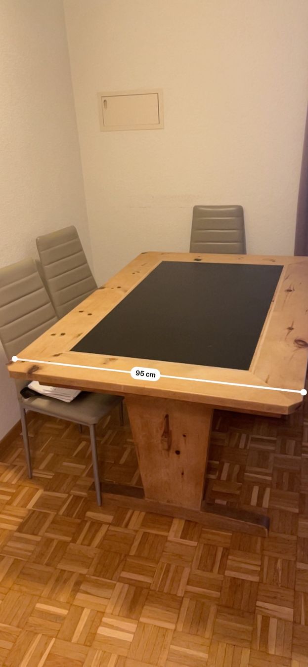 Tables: Wunderschöner Esstisch aus Holz – D'occasion à Grenchen par baj_5hbw 1