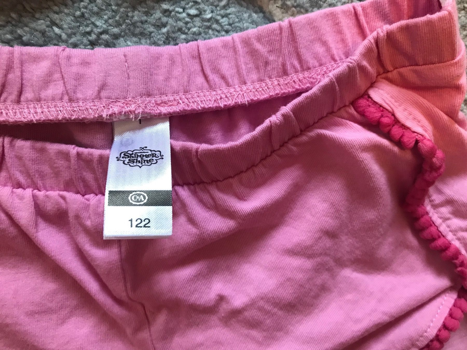 C&A Pyjamas & Ähnliches: Mädchen Pyjama, Gr.122 – Gebraucht aus Vezia von luce2011 2