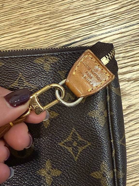 Borse da donna: Louis Vuitton Pochette Accessoires Monogram Canvas Vintage  – Usato da Rotkreuz venduto da nic_h8xy 1