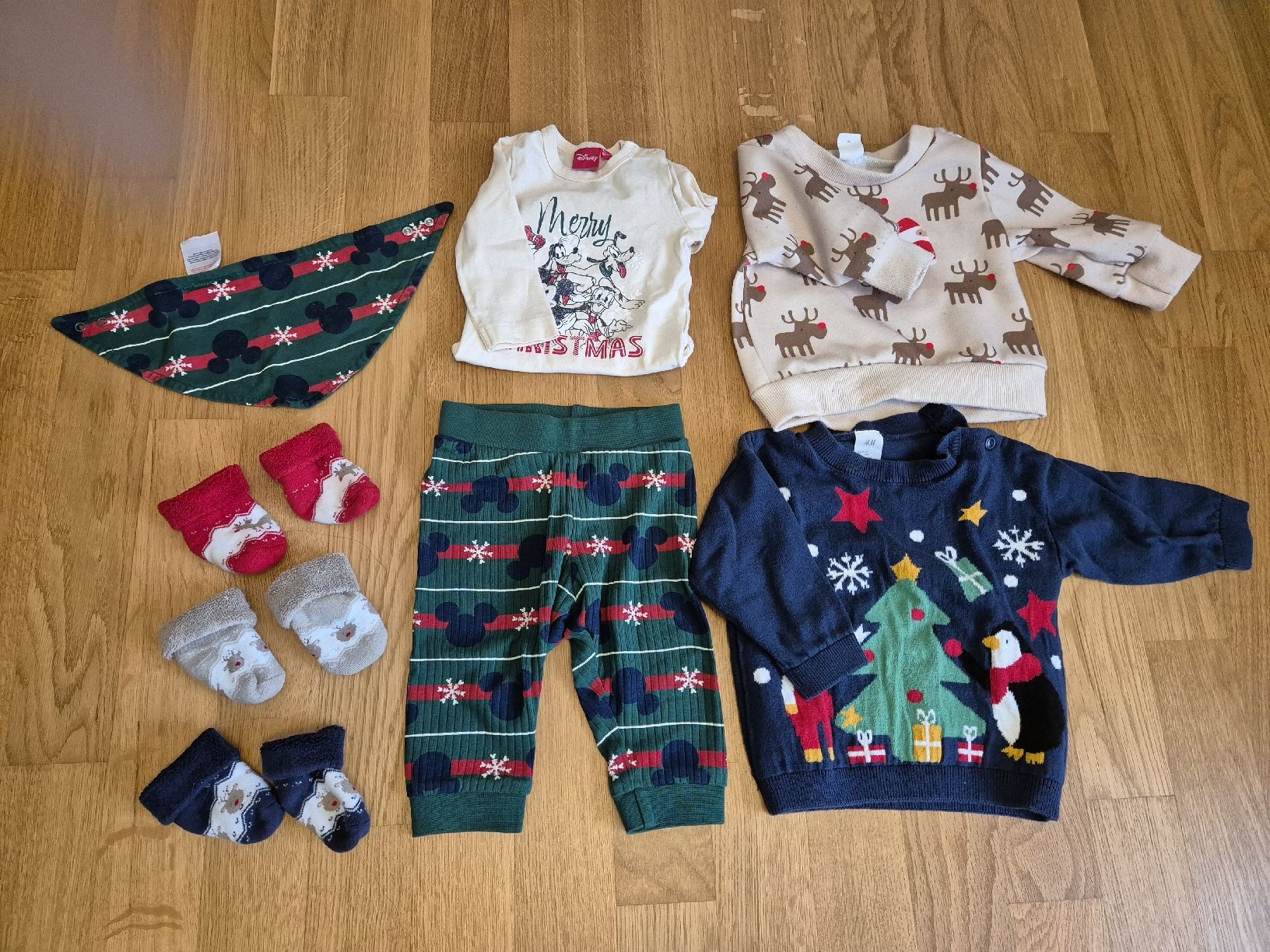 Lotti & Set di vestiti: Weihnachtskleider Gr. 62 – Usato da Schaan venduto da lulu_xx