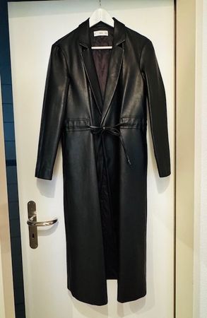 Kunstledermantel schwarz Marke Mango - Grösse XS
