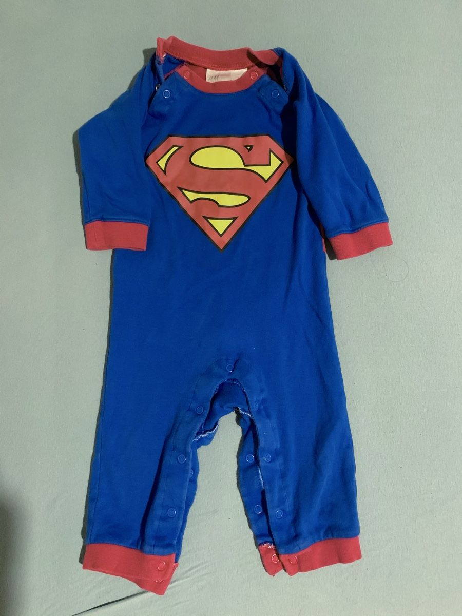 H&M Barboteuses: Mini Superman  – D'occasion à Herisau par Ciaoschein