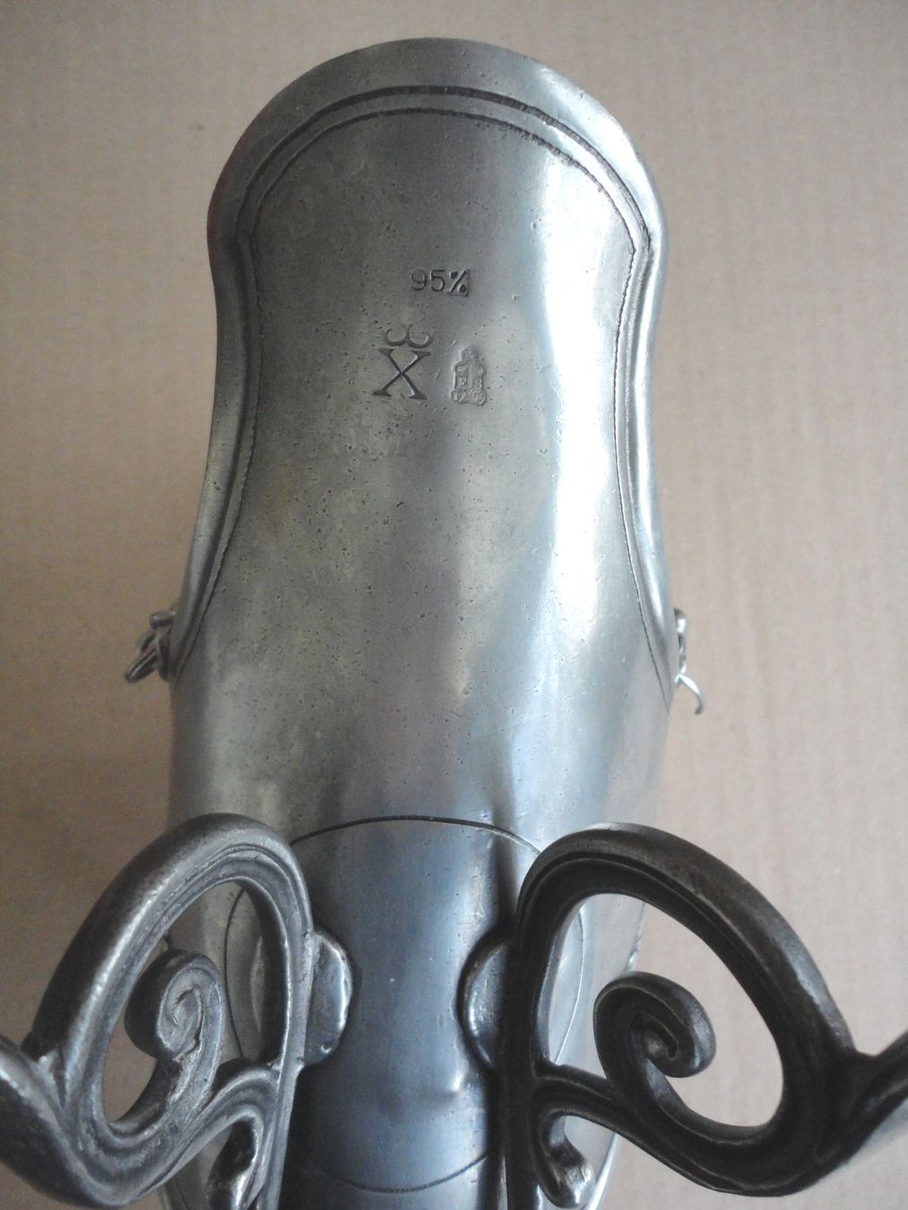 Portabottiglie: Weinflaschen-Halter aus Zinn – Usato da zürich venduto da parts5060 4