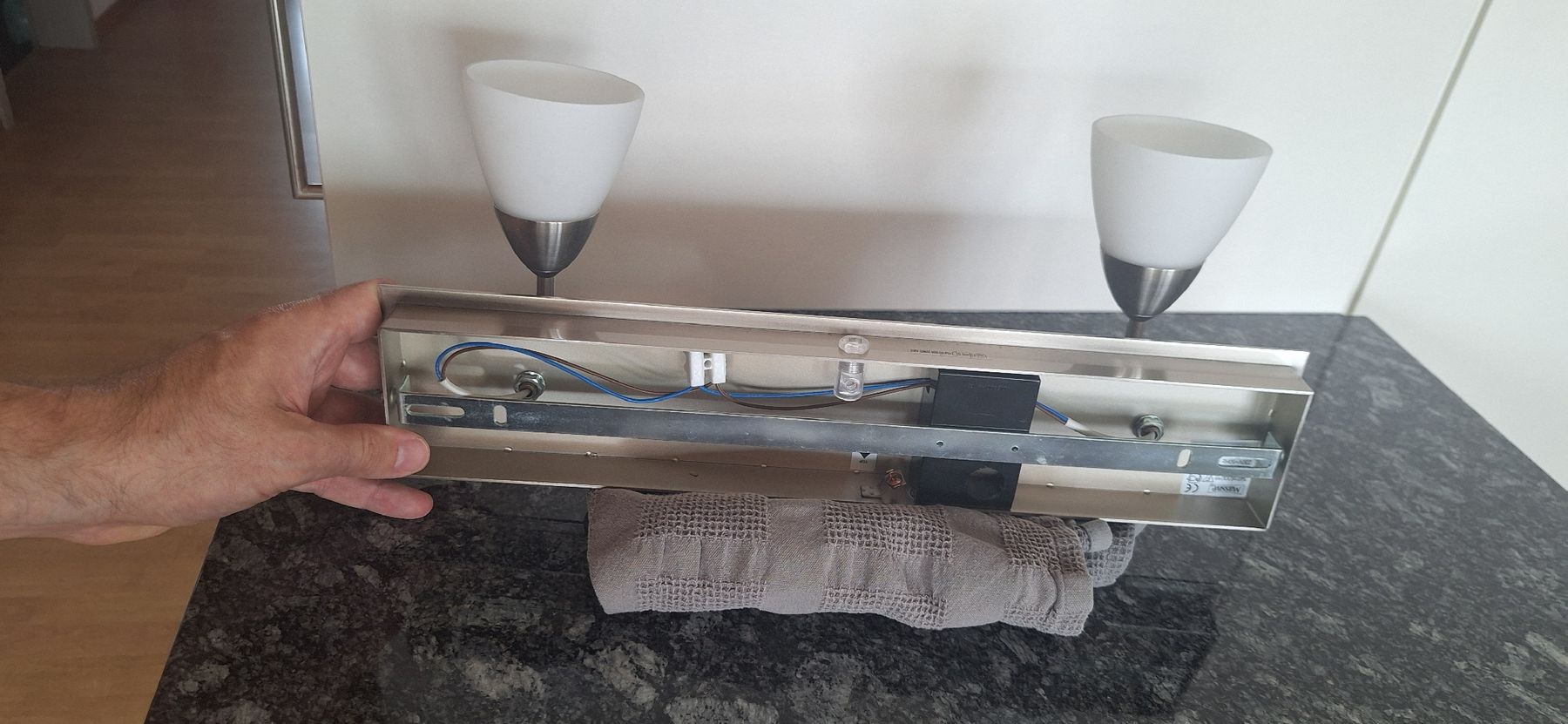 Lampen: Wandleuchte Metall 2-flammig – Gebraucht aus Uetendorf von dom_5n8n 1