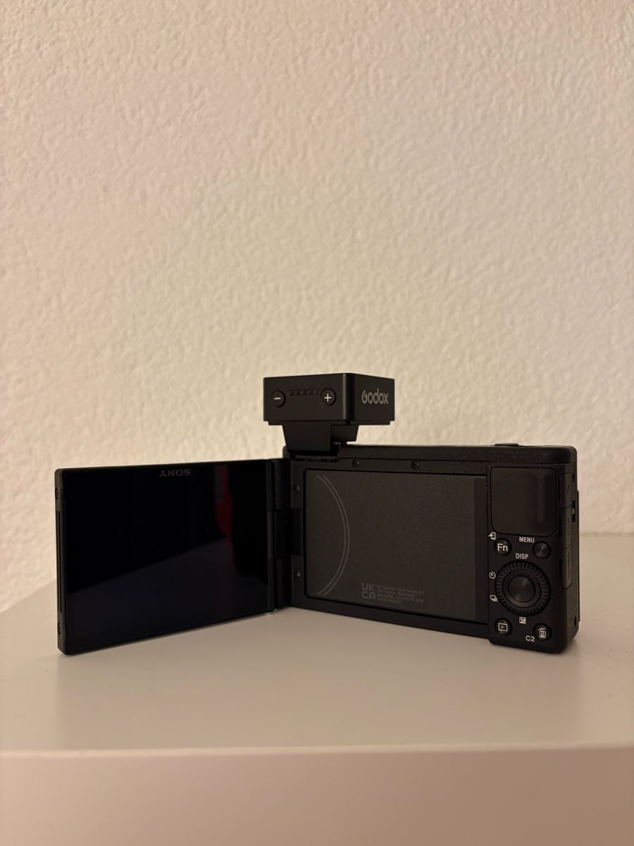 Sony Kamera: Sony ZV-1 inkl. Godox Blitz – Neu (gemäss Beschreibung) aus Siggenthal Station von jac_g7zx 2