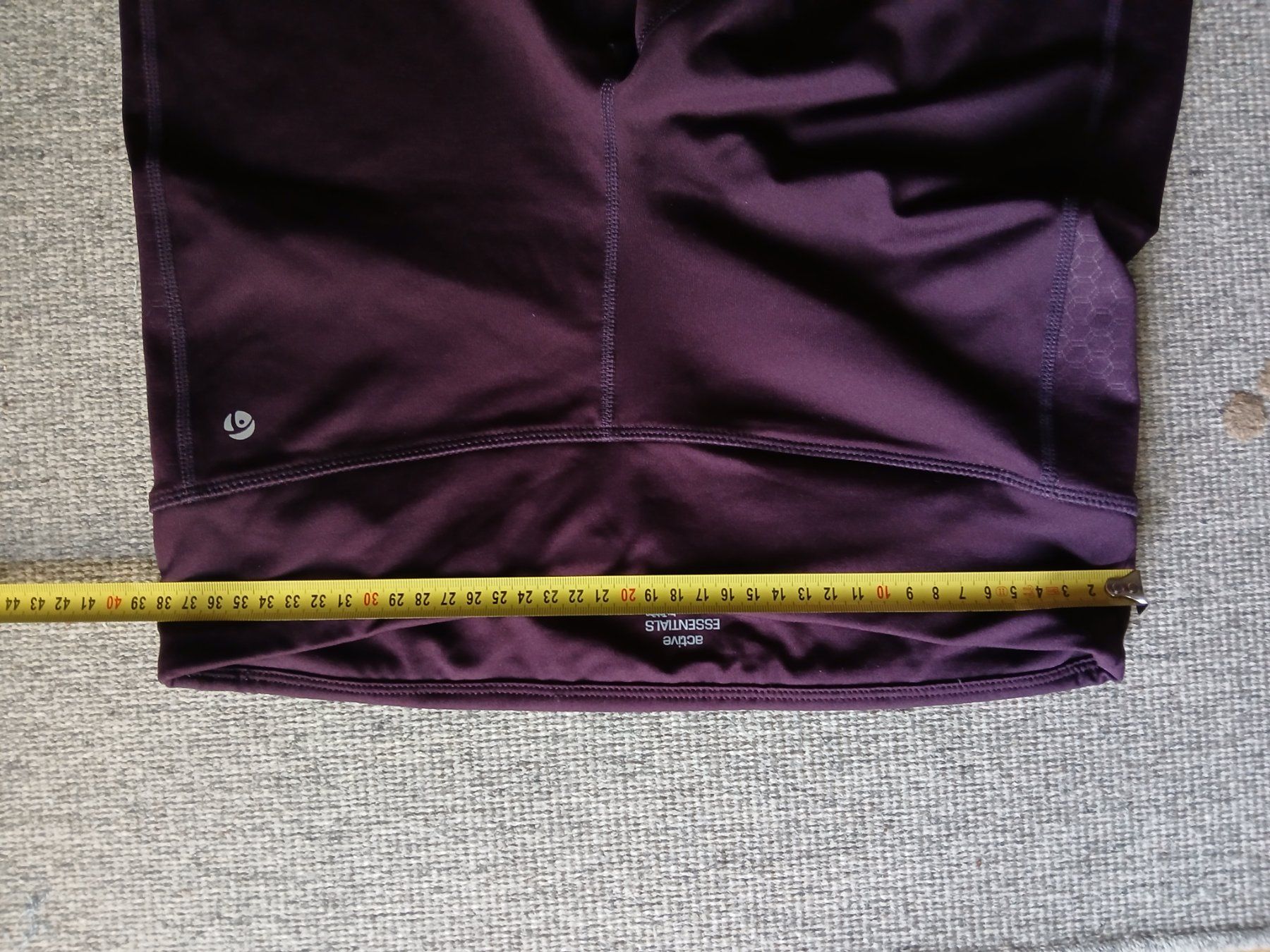Leggings: Leggings Active Essentials by Tchibo violett Grösse M – Usato da Zürich venduto da ast_8nph 1